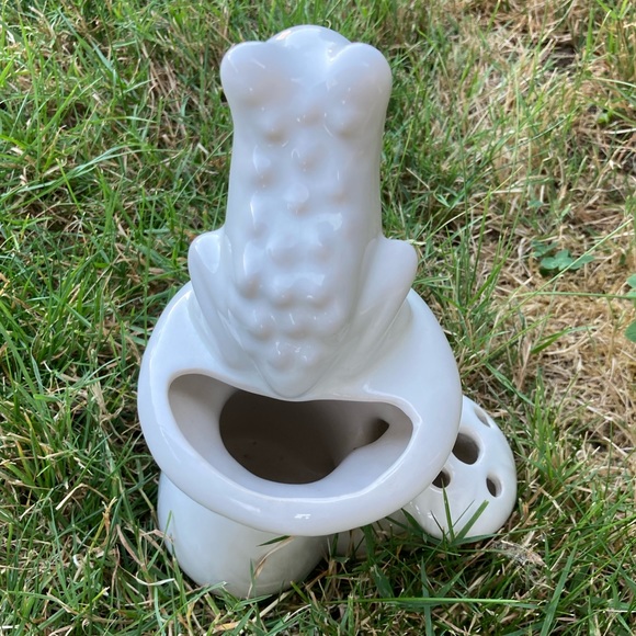 Howard Pierce Pottery Frog on Mushroom Flower Vase in White - Very Rare - HTF - Picture 13 of 16